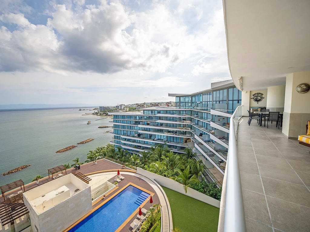 Barlovento PH, La Cruz de Huanacaxtle