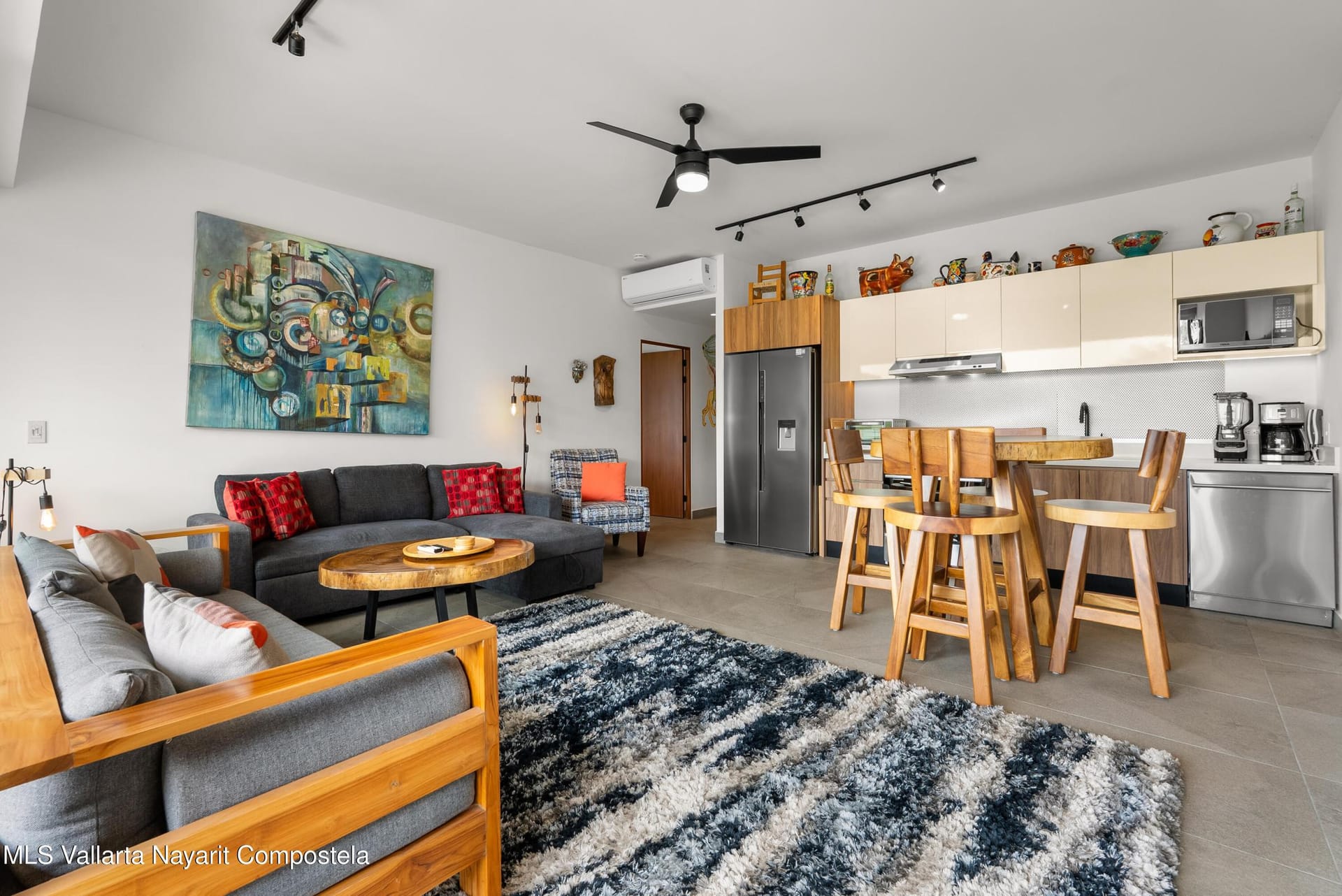 Oasis 207, photos 2