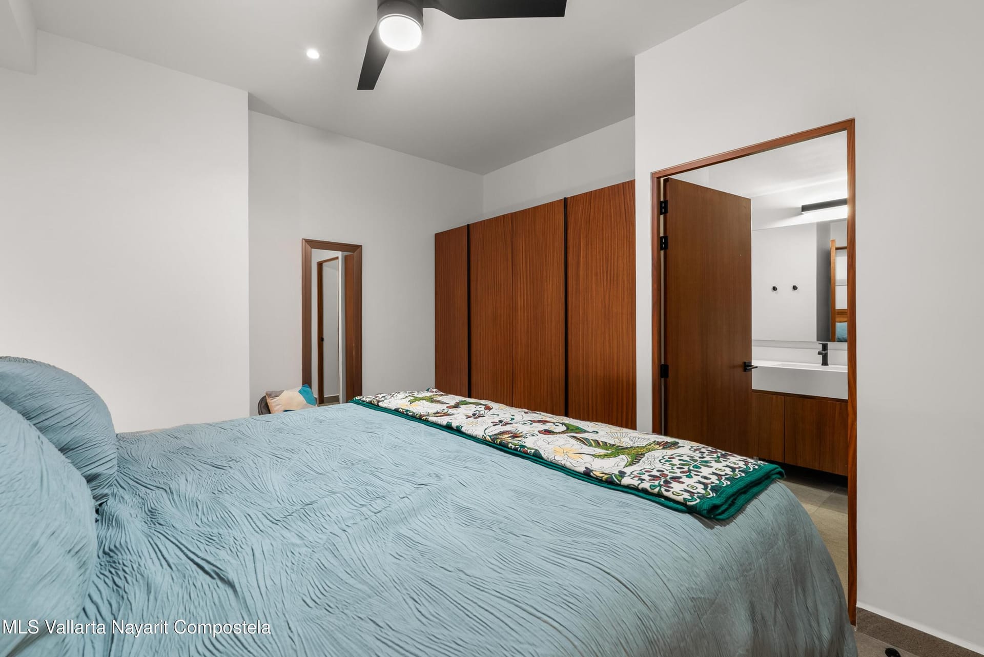 Oasis 207, photos 11