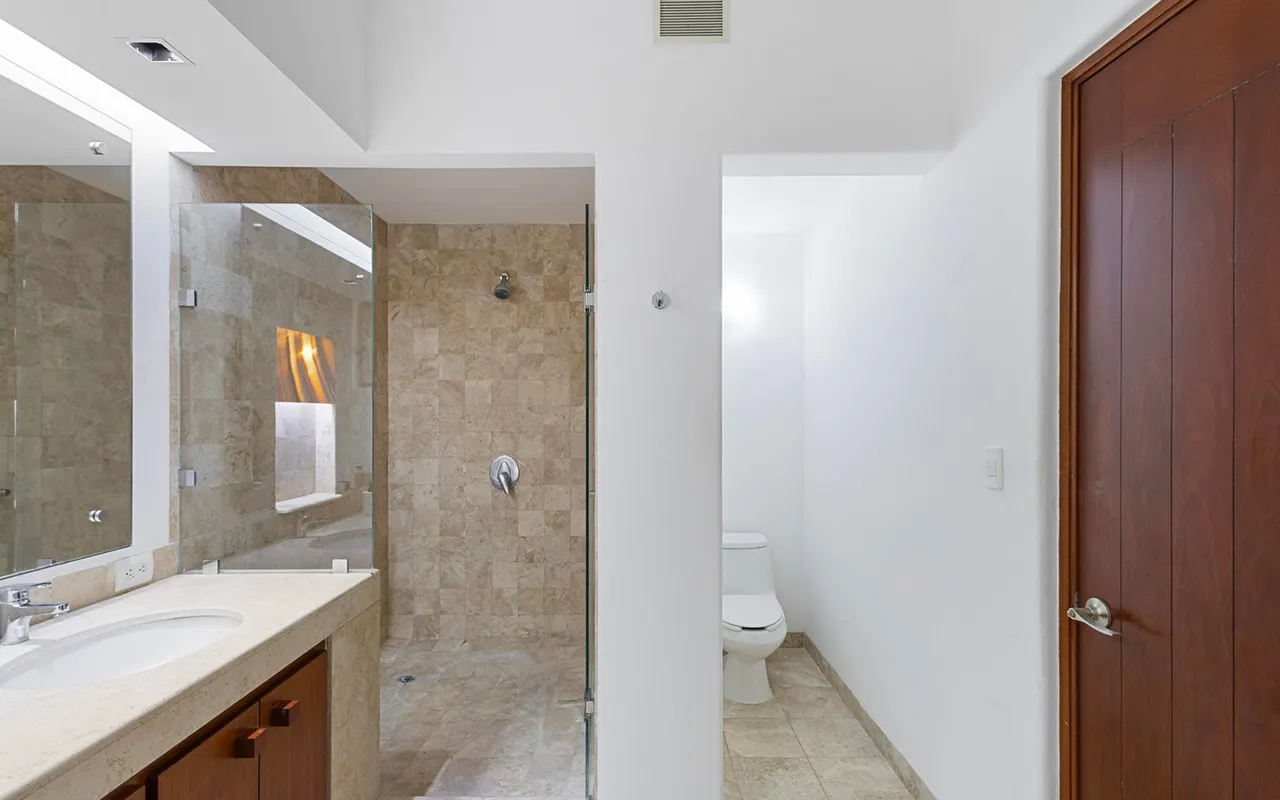 20251021053838097986000000-o