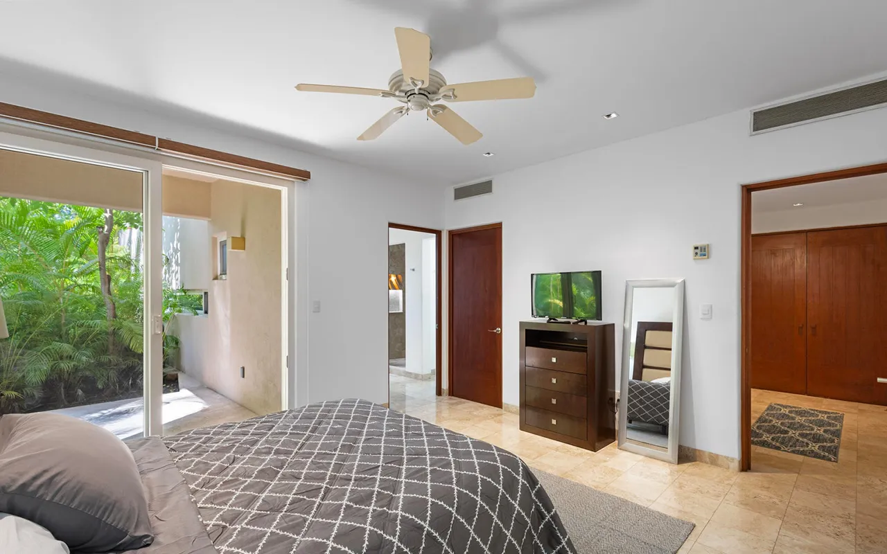 20251021053910199011000000-o